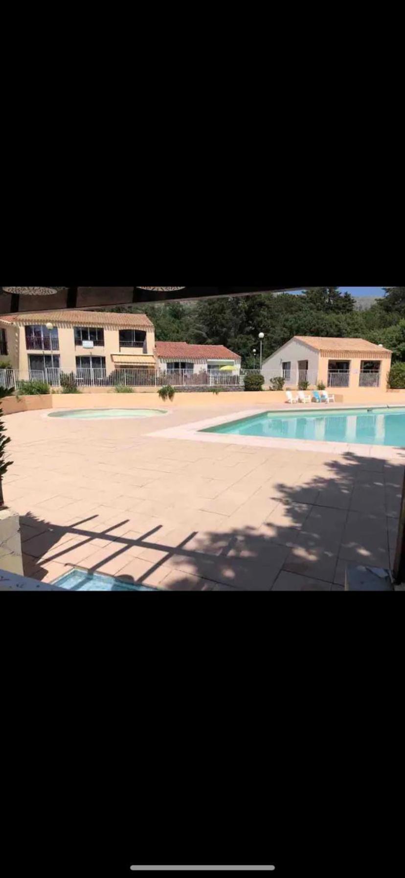 Maisonnette Dans Belle Residence Saint-Vallier-de-Thiey Exteriér fotografie